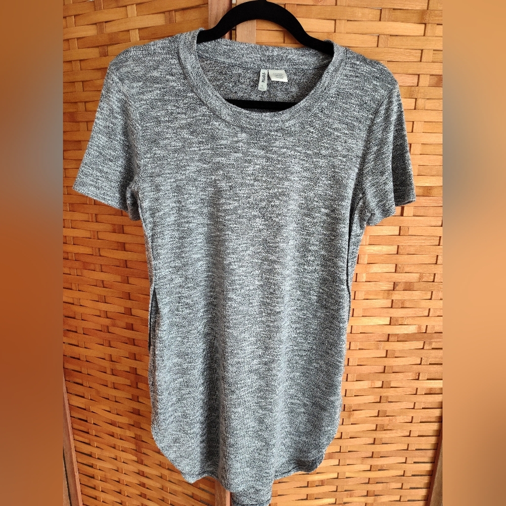 Mudd Heather Grey Knit Top With Side Slits